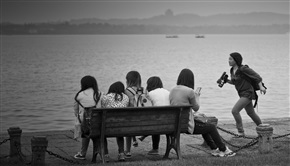 突发新闻