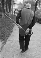 《独行》