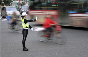 《身边的警察》