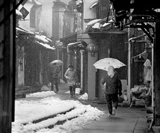 《风雪催人归》