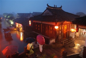 夜画周庄