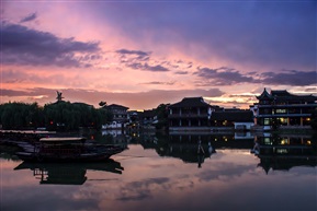 古镇晚晴天