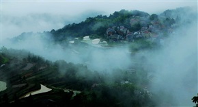 我的照片431，雾中人家