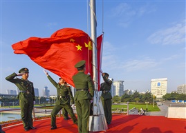 红旗飘扬