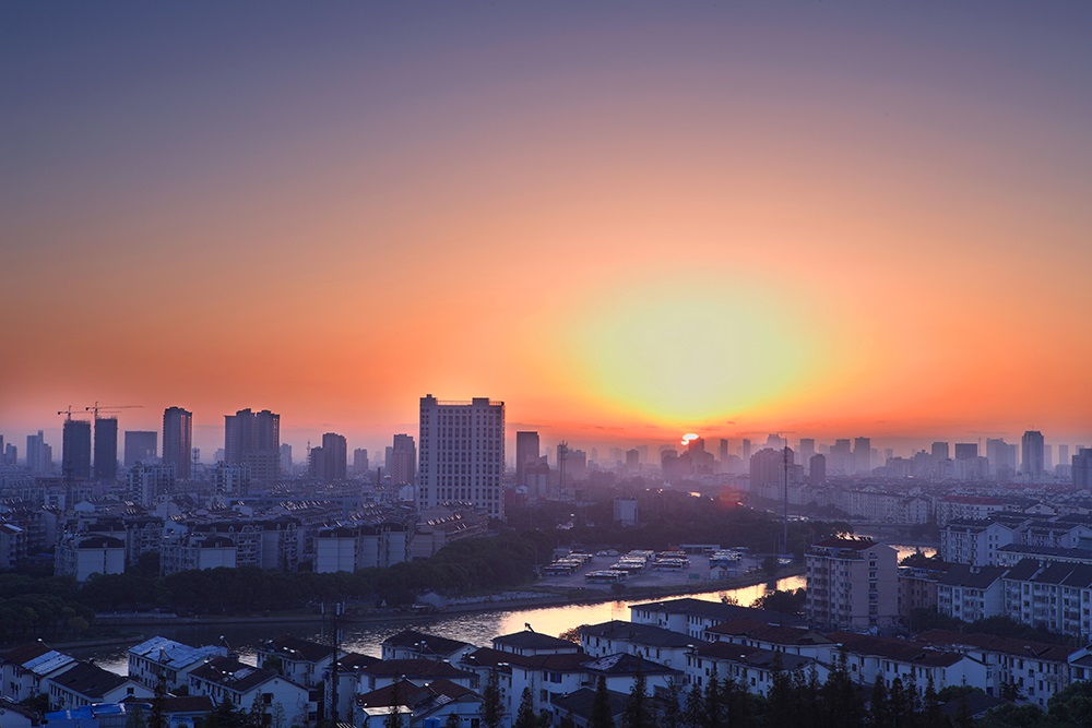 城市日出