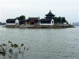 石湖晚秋三