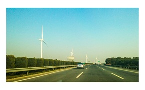 《路途中》