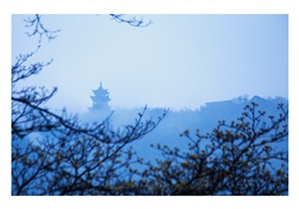《古塔》