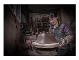 《紫砂工人》