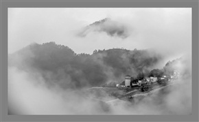 《水墨山村》