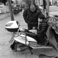 校门口的餐桌