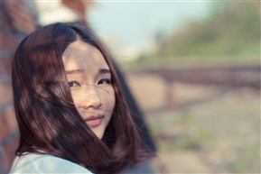 明媚