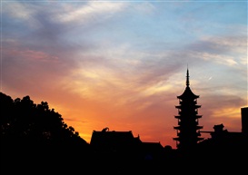 秦峰塔影