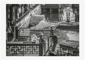 靠岸