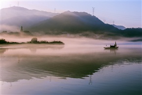 晨雾渔歌