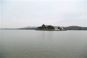 石湖
