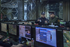 《网吧检查之二》
