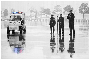 雨中勤