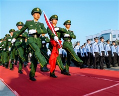 《国庆升旗》4