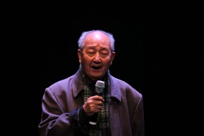 九十多岁高龄热爱京剧几十年