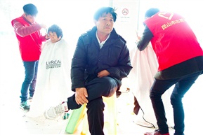 《义务理发》