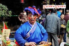 “武大郎”卖卷饼
