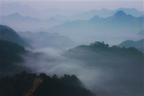 层峦叠嶂