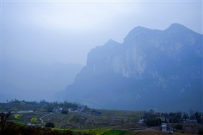 雨龙山下