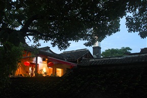 日落灯红