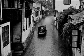 雨中漫步