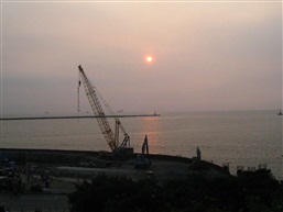 夕照高雄港
