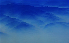机窗外