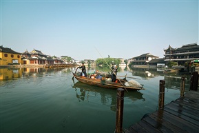 靠岸