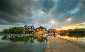 《锦溪》