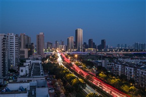 傍晚的前进西路