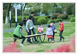 《春游》