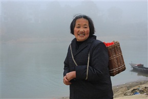 背篓阿婆