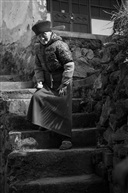 山村古宅的老人