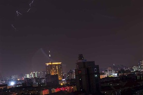 雷电交加