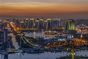 东城之夜