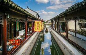 古镇廊桥