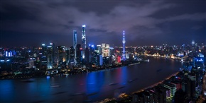 黄浦江畔