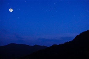 月亮与星空