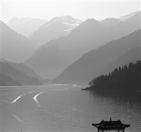 湖光山色