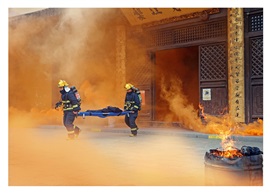 《消防演习—救援》