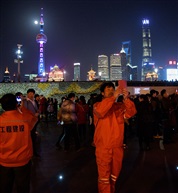 元旦共欢乐-《城市建设者》