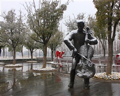 雪中琴手