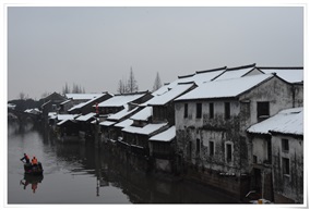 《古镇雪景》