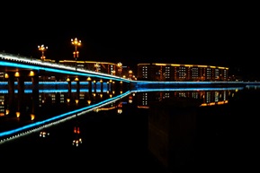 秦巴威尼斯水城夜景1