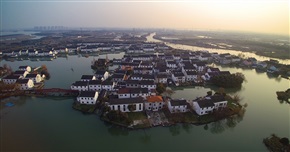 《水上八卦村》